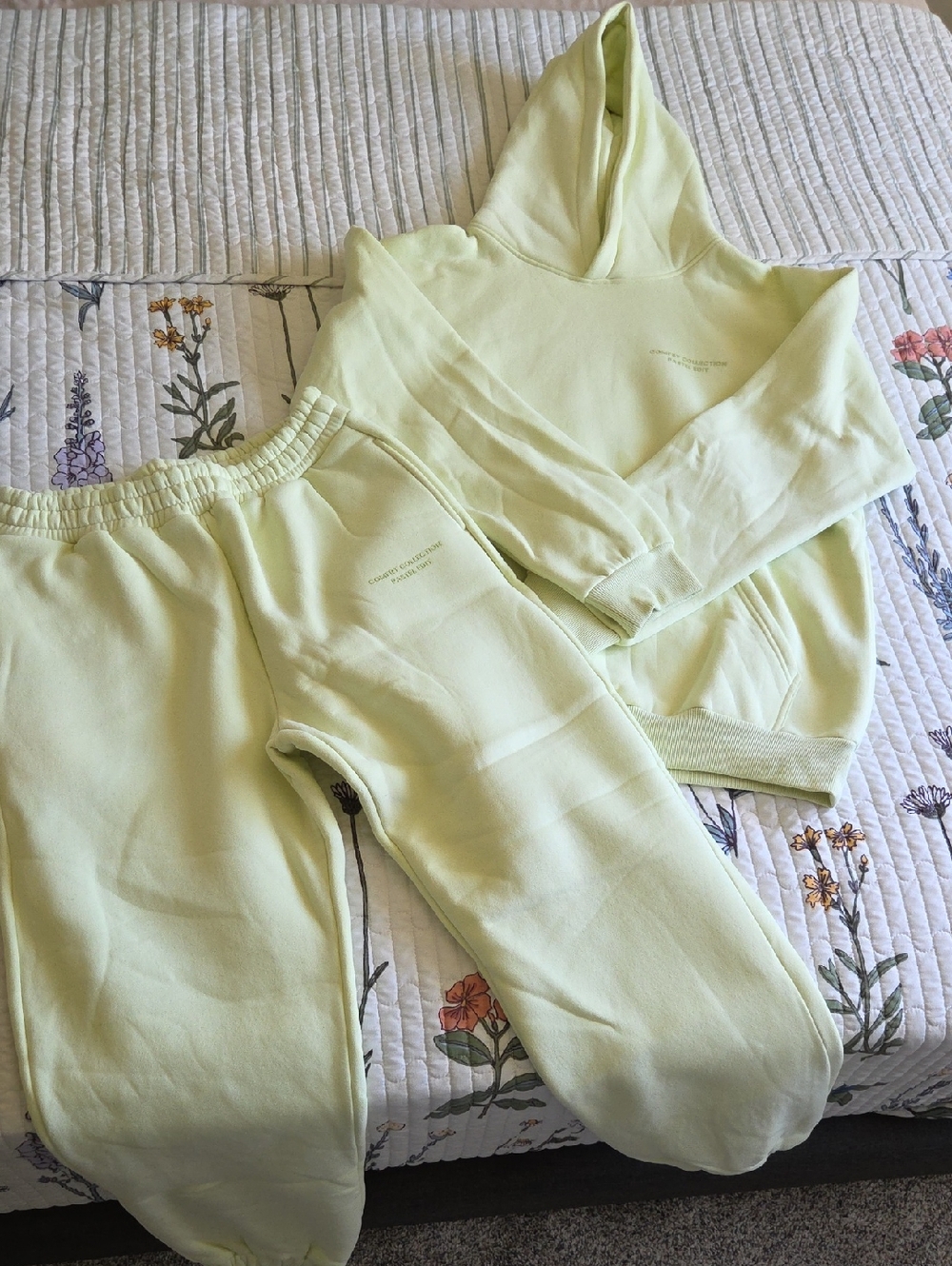 COMFRT Matching Sweats Set